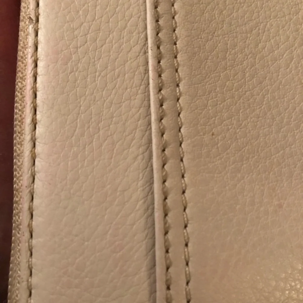 Michael kors creamy white zipper clutch wallet